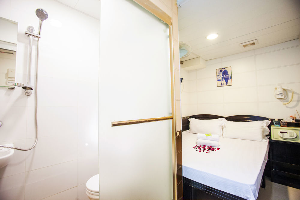 Happy Bee Hostel Хонконг Екстериор снимка