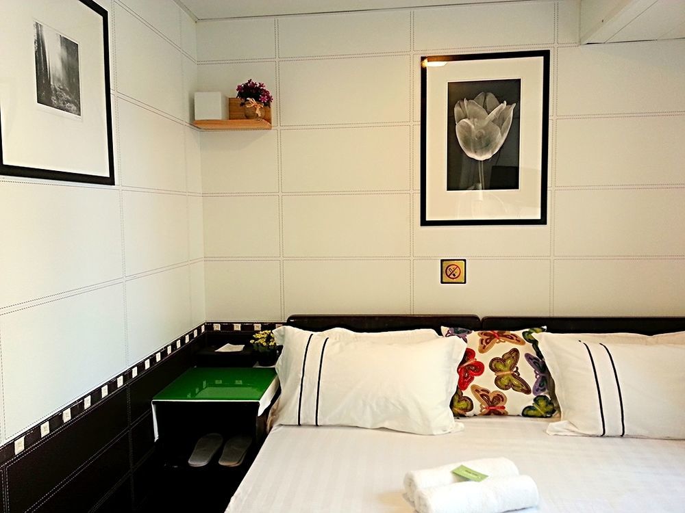 Happy Bee Hostel Хонконг Екстериор снимка